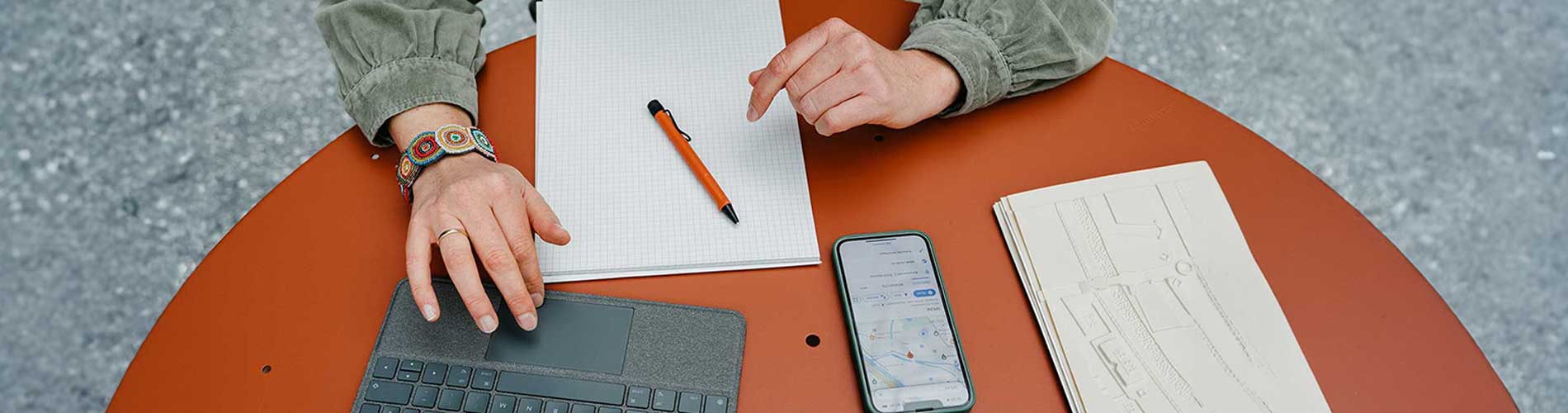 für die Bedürfnisse von Menschen mit Blindheit und Sehbehinderung sensibilisiert werden